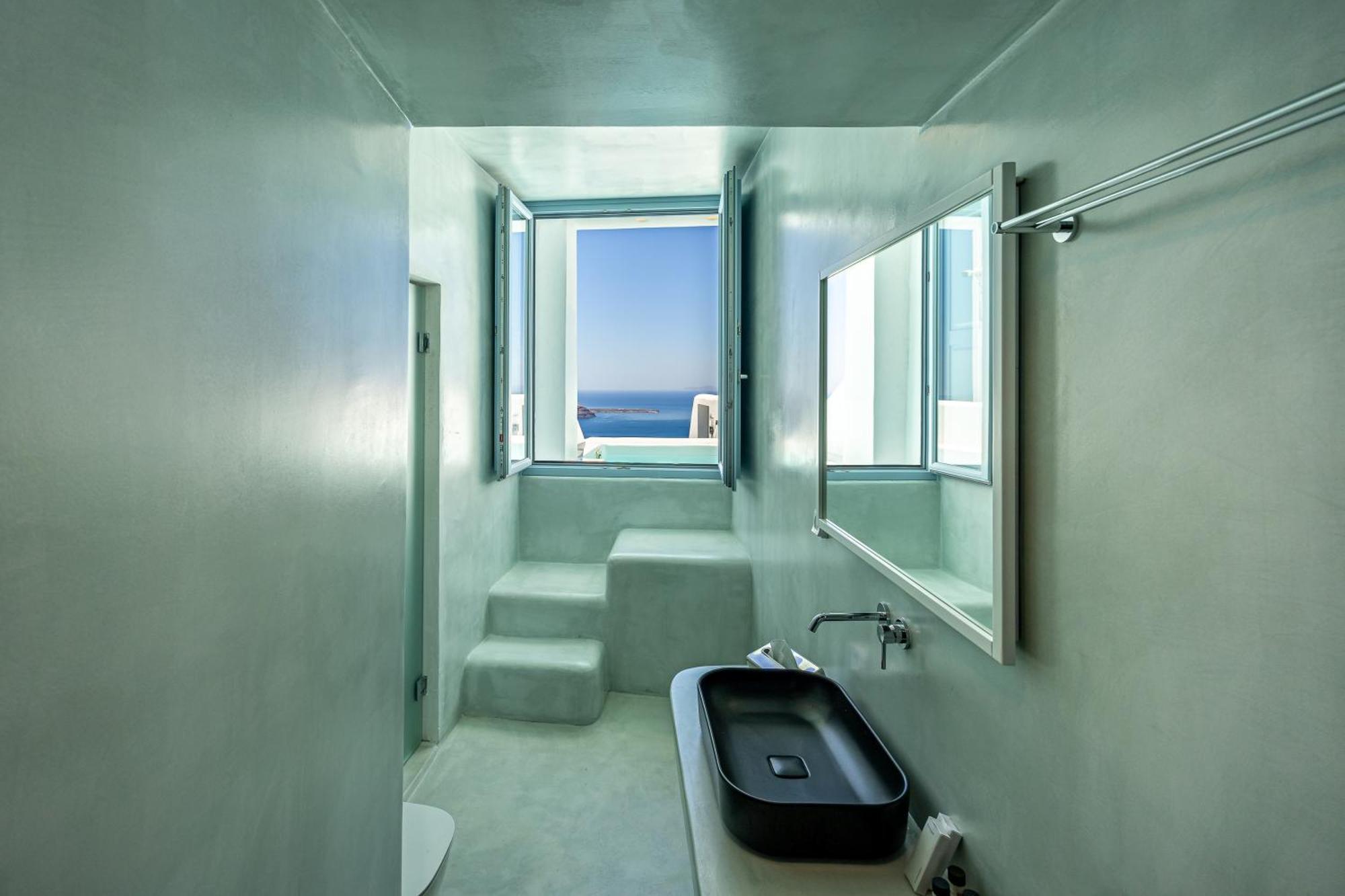 Ilioperato Hotel 4*